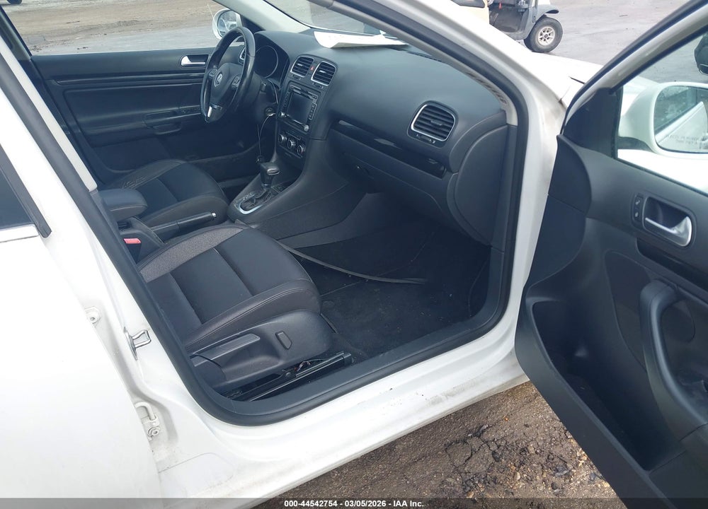 2010 VOLKSWAGEN JETTA TDI VIN: 3VWPL7AJ2AM634718