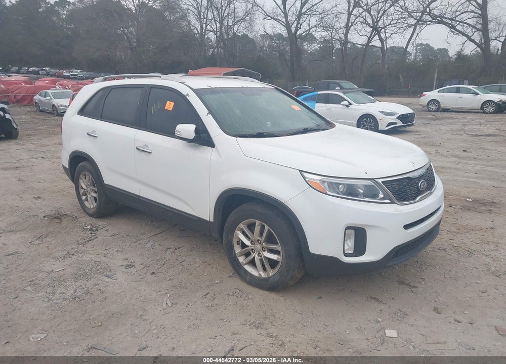 2014 KIA SORENTO LX VIN: 5XYKT3A67EG444045