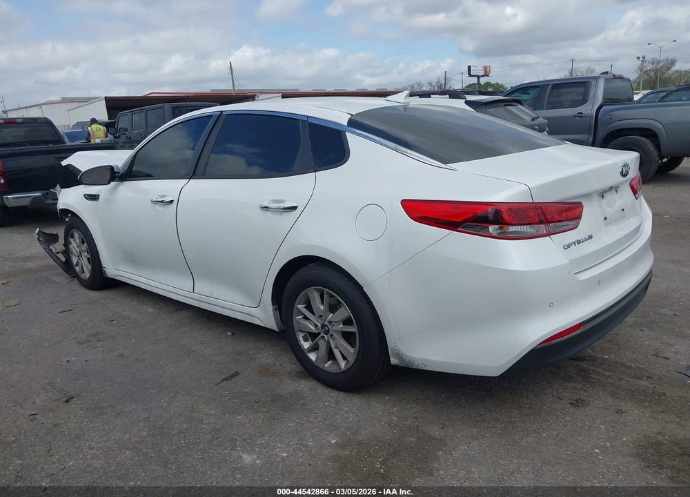 2018 KIA OPTIMA LX VIN: KNAGT4L39J5205806