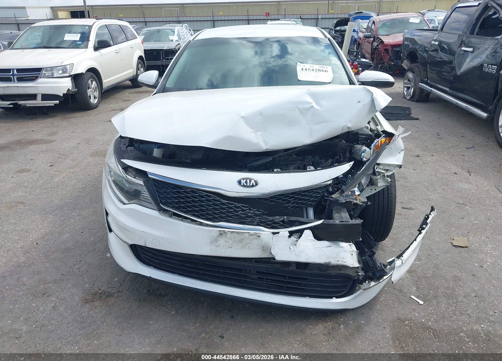 2018 KIA OPTIMA LX VIN: KNAGT4L39J5205806