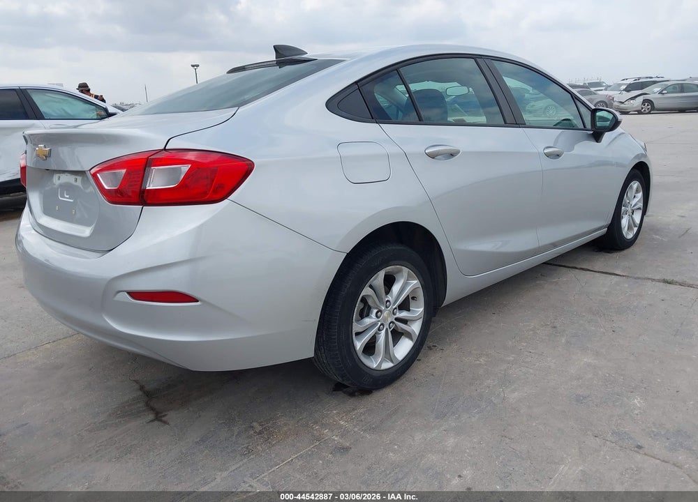 2019 CHEVROLET CRUZE LS VIN: 1G1BC5SM8K7131600