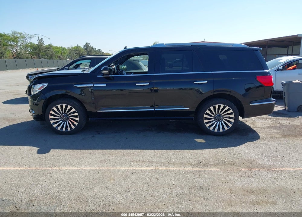 2018 LINCOLN NAVIGATOR RESERVE VIN: 5LMJJ2LT3JEL00521