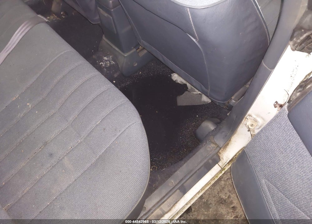 1992 SUBARU LOYALE VIN: JF1AC4226NC210521