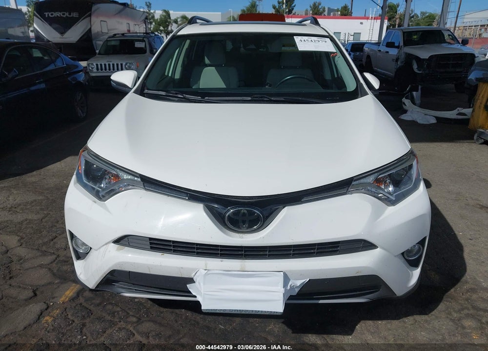 2018 TOYOTA RAV4 XLE VIN: JTMWFREV1JJ188671