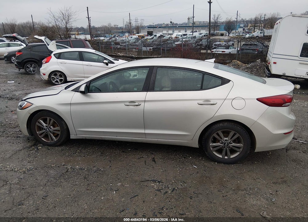 2018 HYUNDAI ELANTRA SEL VIN: 5NPD84LF7JH399186