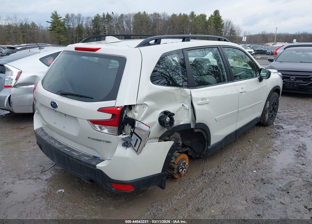 2022 SUBARU FORESTER VIN: JF2SKACC8NH425460