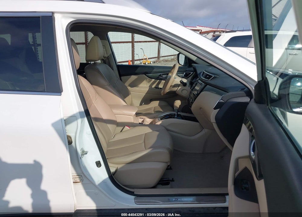 2014 NISSAN ROGUE SL VIN: 5N1AT2MT5EC823052