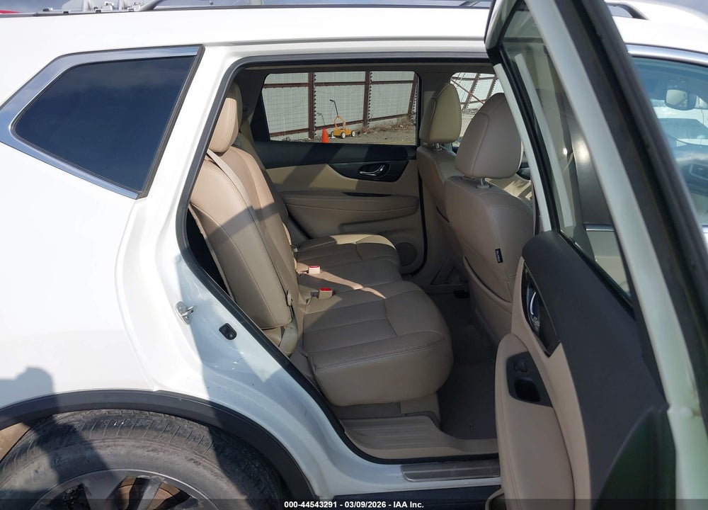 2014 NISSAN ROGUE SL VIN: 5N1AT2MT5EC823052