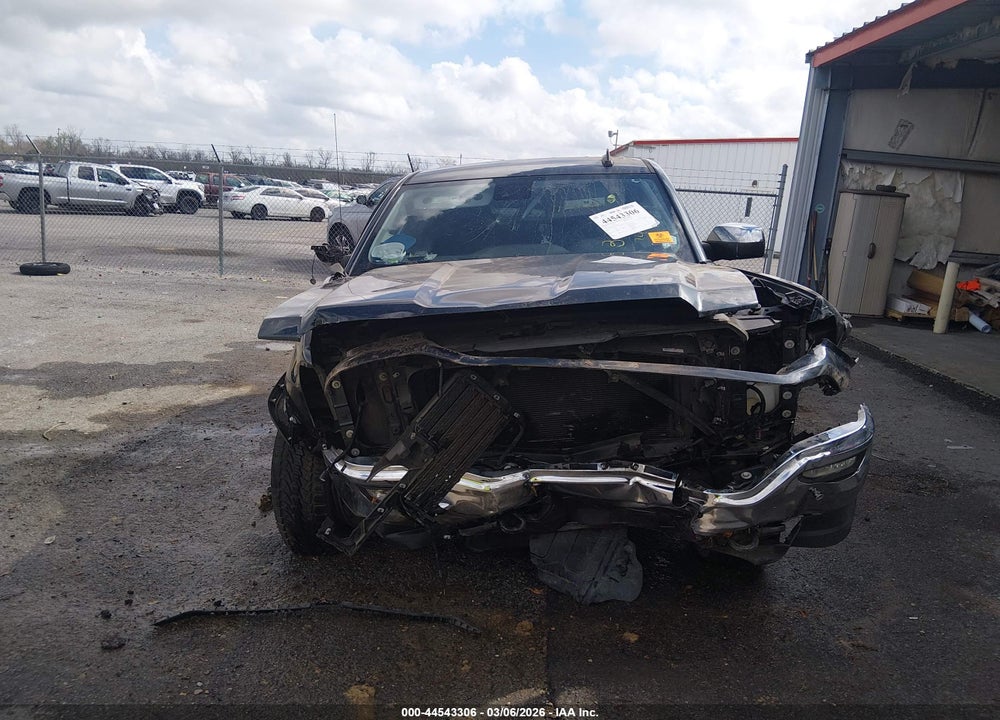 2018 GMC SIERRA 1500 SLT VIN: 3GTU2NEC0JG197034