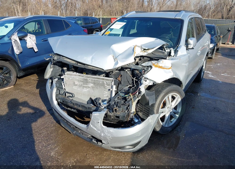 2012 HYUNDAI SANTA FE SE VIN: 5XYZH4AG6CG130317