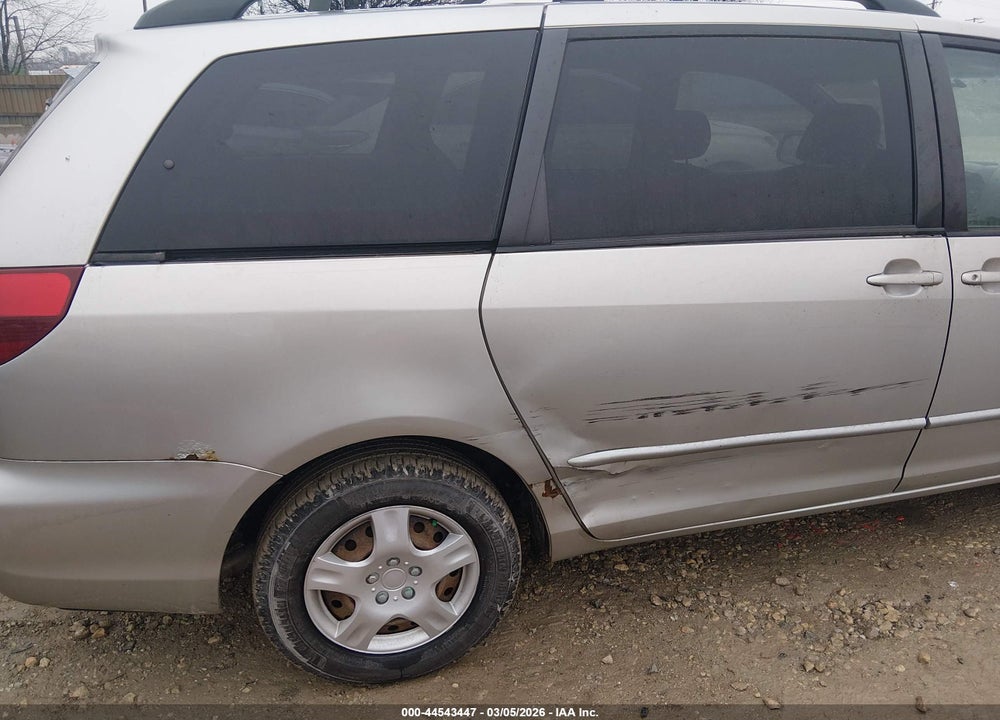 2005 TOYOTA SIENNA LE VIN: 5TDZA23C85S221369