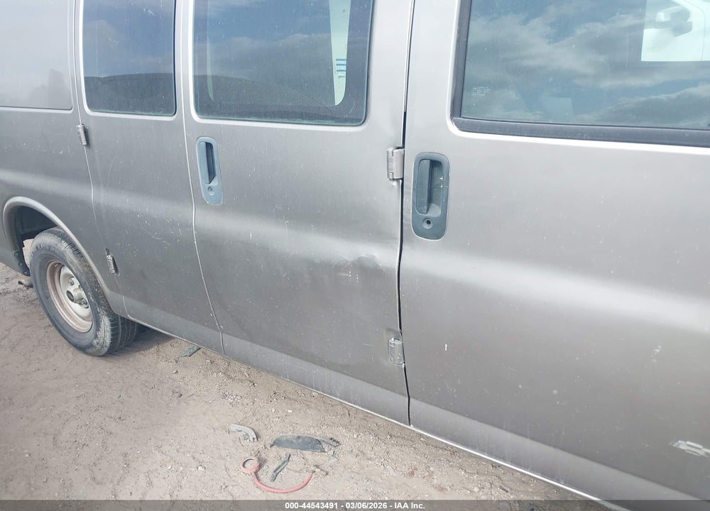 2002 CHEVROLET EXPRESS VIN: 1GCEG15W521162059