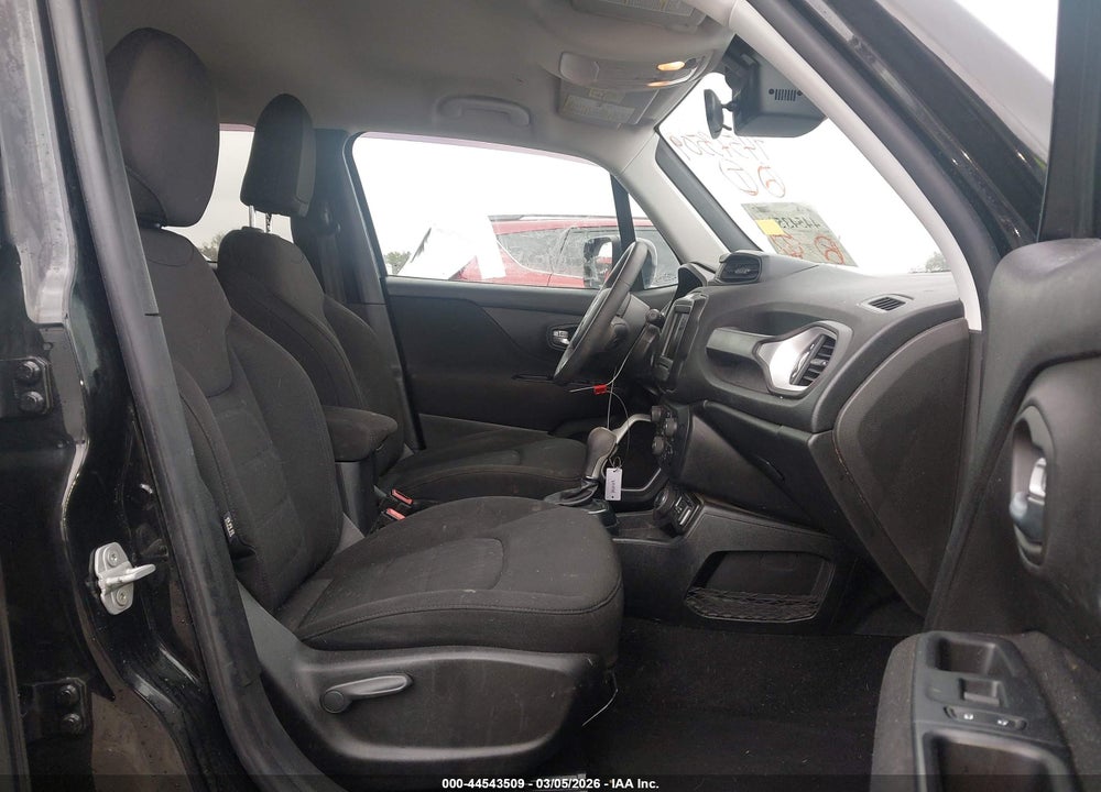2018 JEEP RENEGADE LATITUDE VIN: ZACCJBBBXJPH77608