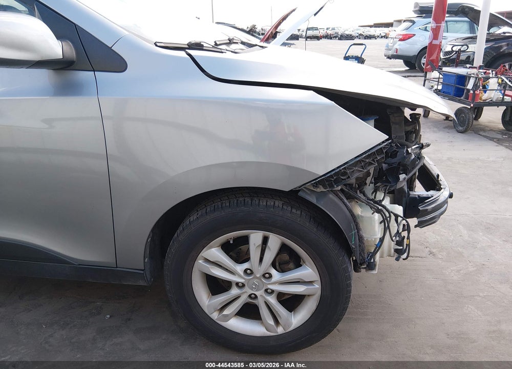 2010 HYUNDAI TUCSON GLS VIN: KM8JU3AC2AU095072