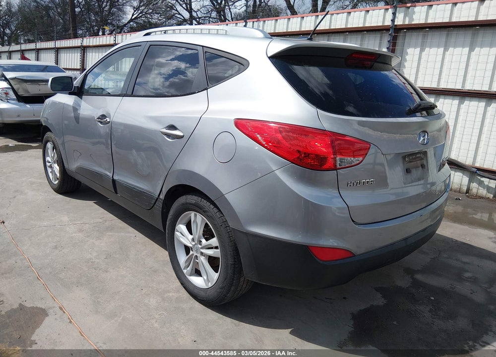2010 HYUNDAI TUCSON GLS VIN: KM8JU3AC2AU095072