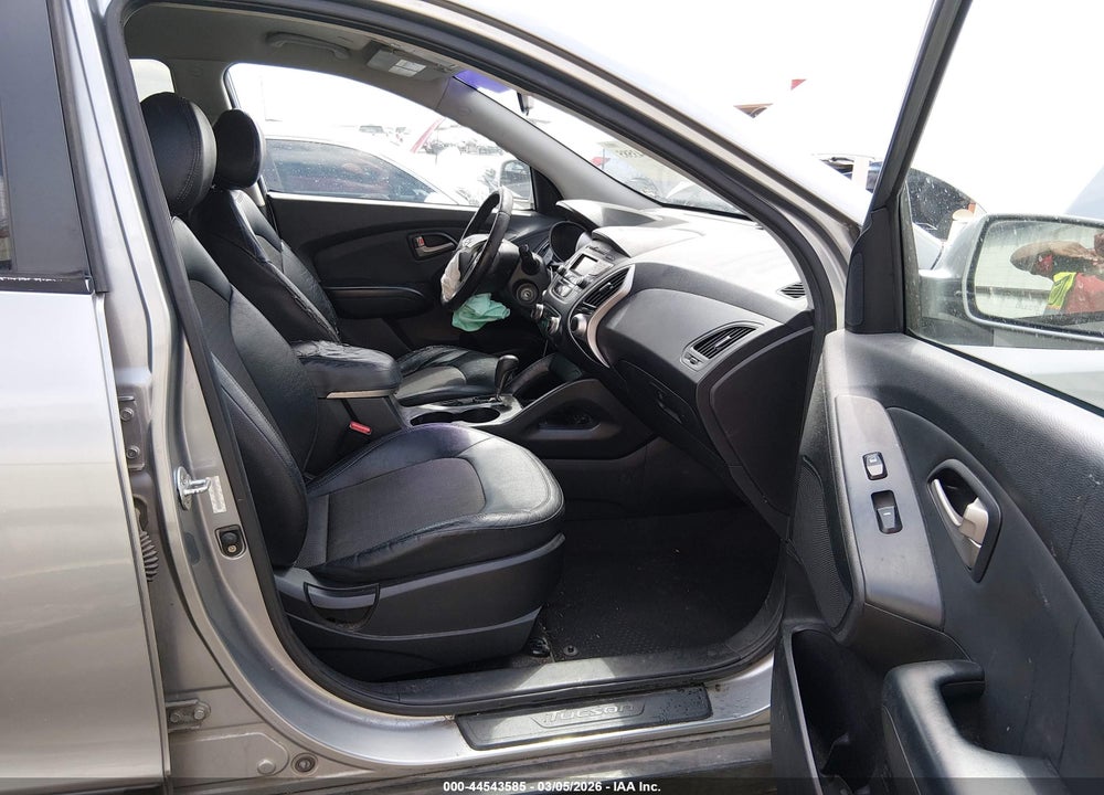 2010 HYUNDAI TUCSON GLS VIN: KM8JU3AC2AU095072