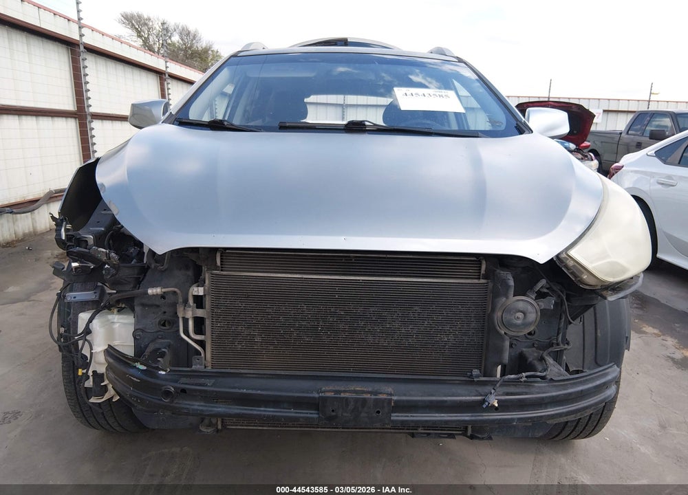 2010 HYUNDAI TUCSON GLS VIN: KM8JU3AC2AU095072