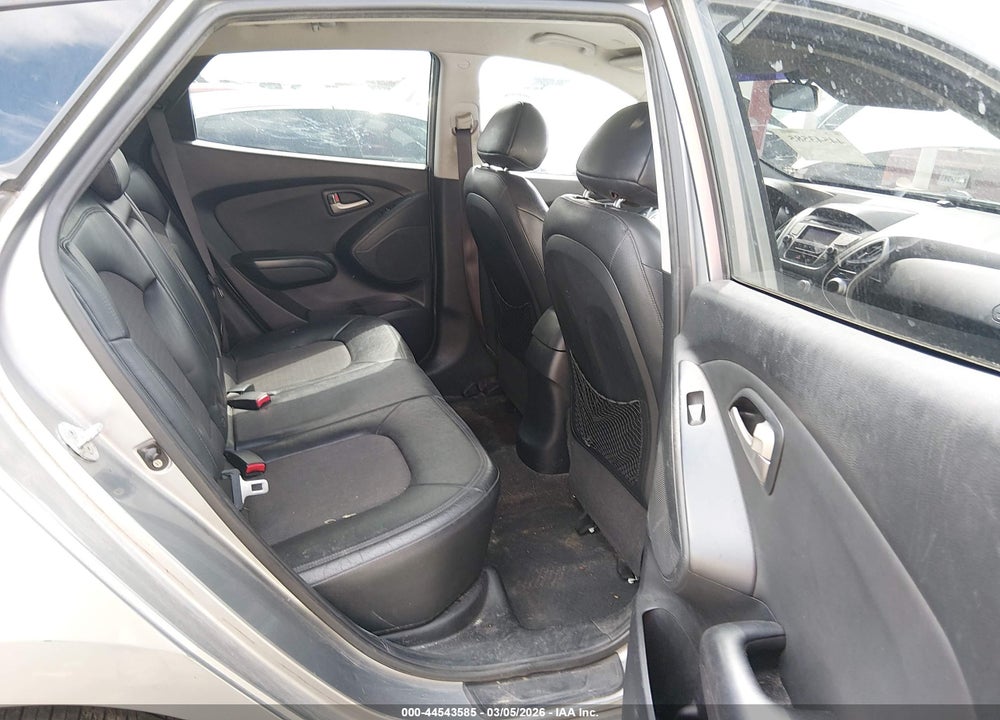 2010 HYUNDAI TUCSON GLS VIN: KM8JU3AC2AU095072