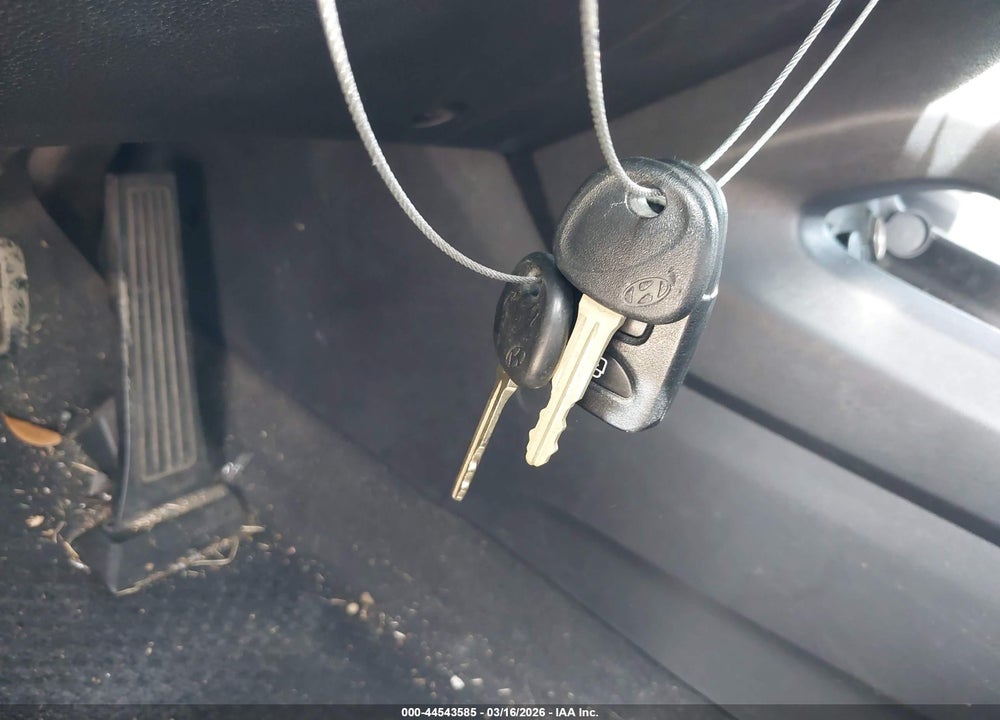 2010 HYUNDAI TUCSON GLS VIN: KM8JU3AC2AU095072