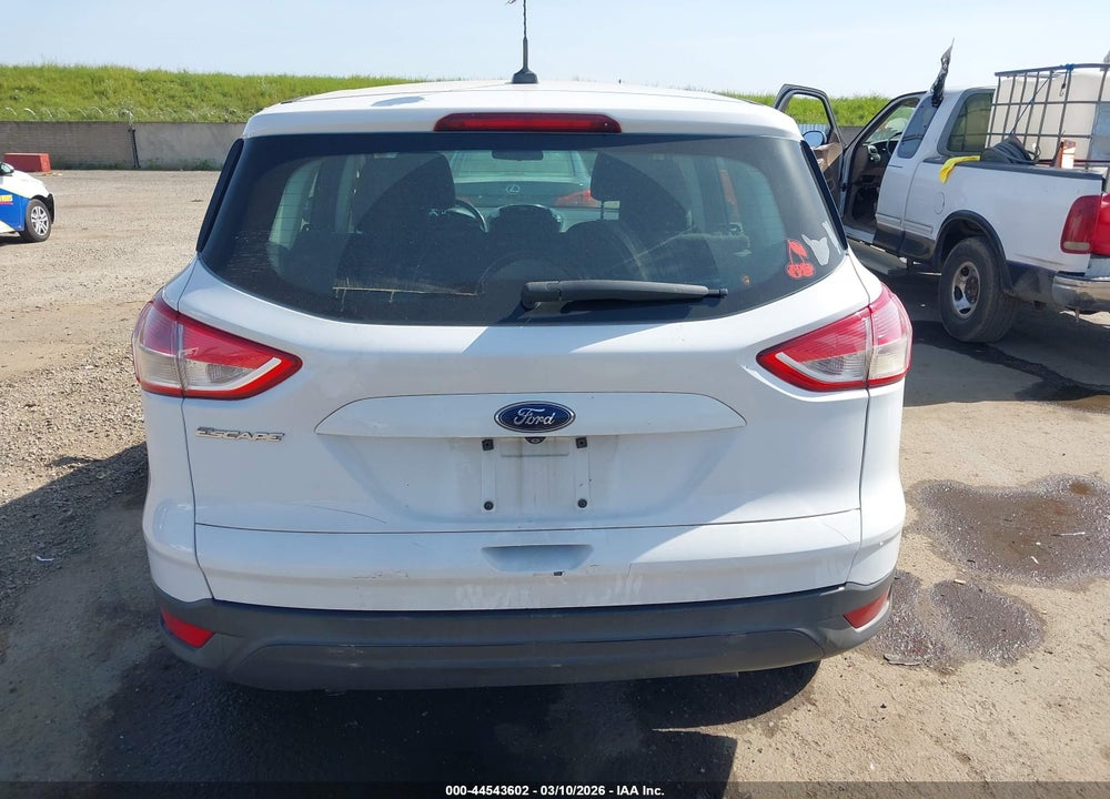 2015 FORD ESCAPE S VIN: 1FMCU0F71FUA63143