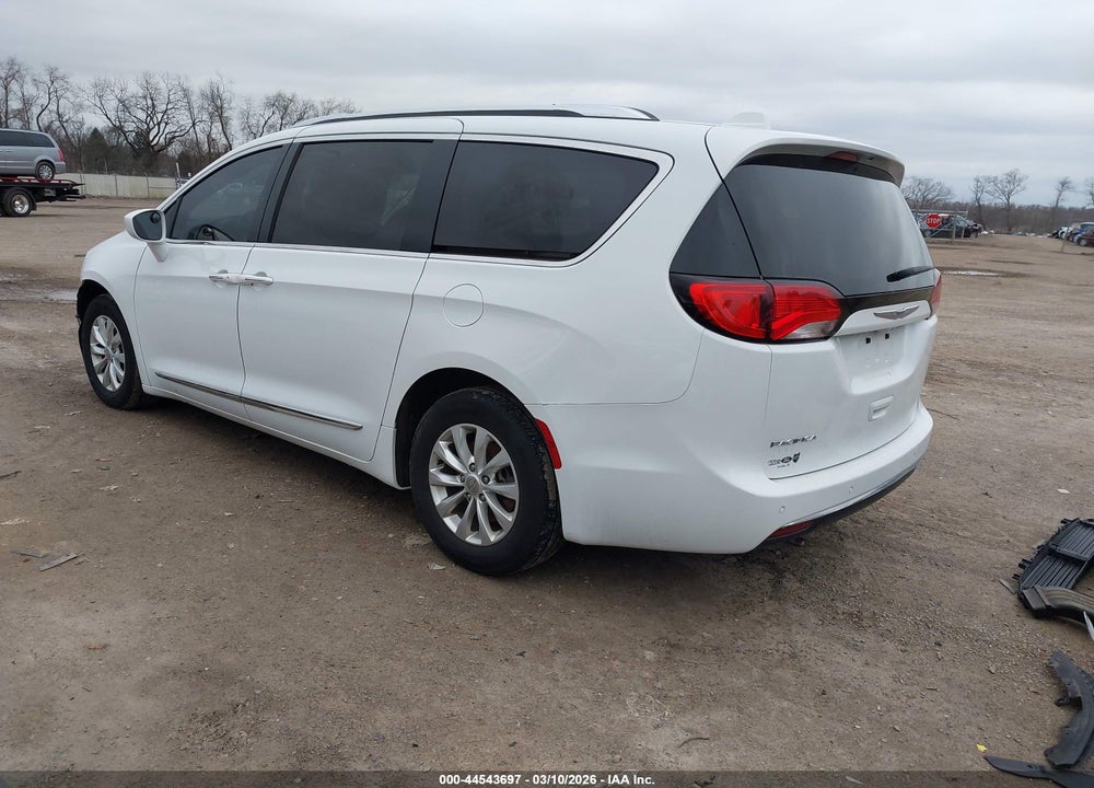 2018 CHRYSLER PACIFICA TOURING L VIN: 2C4RC1BG0JR149434