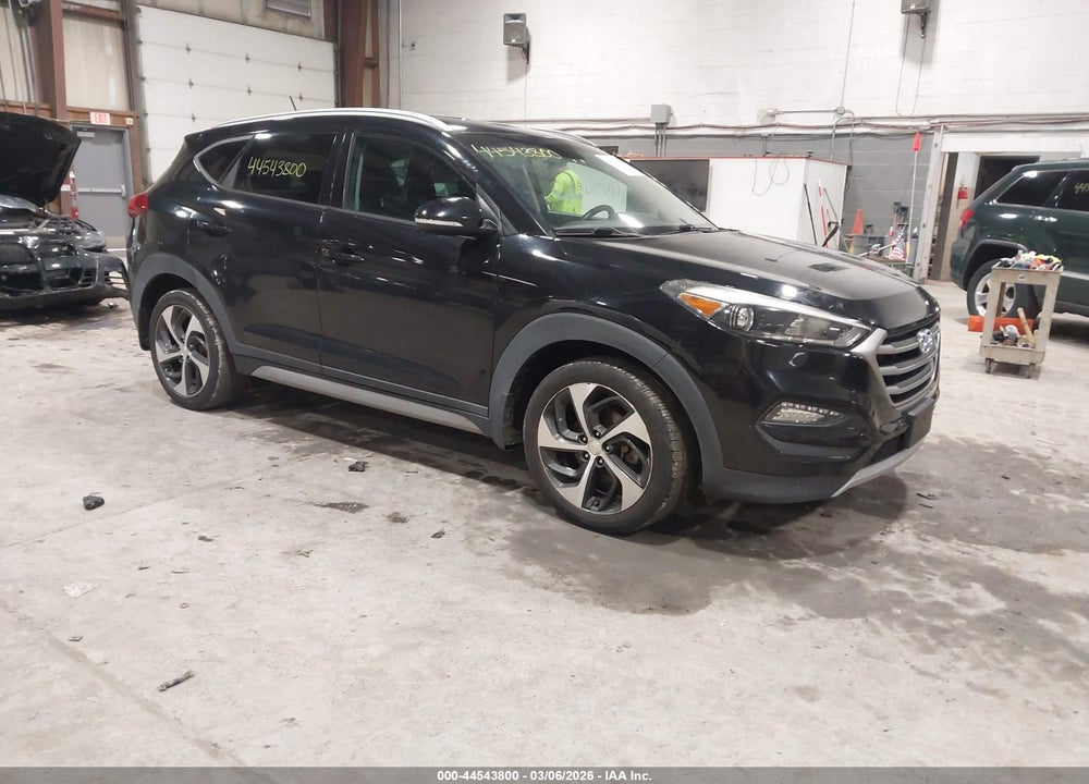 2017 HYUNDAI TUCSON SPORT VIN: KM8J3CA22HU352736