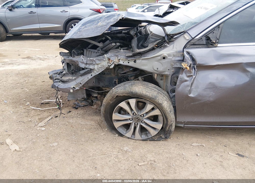 2015 HONDA ACCORD VIN: 1HGCR2F32FA004250