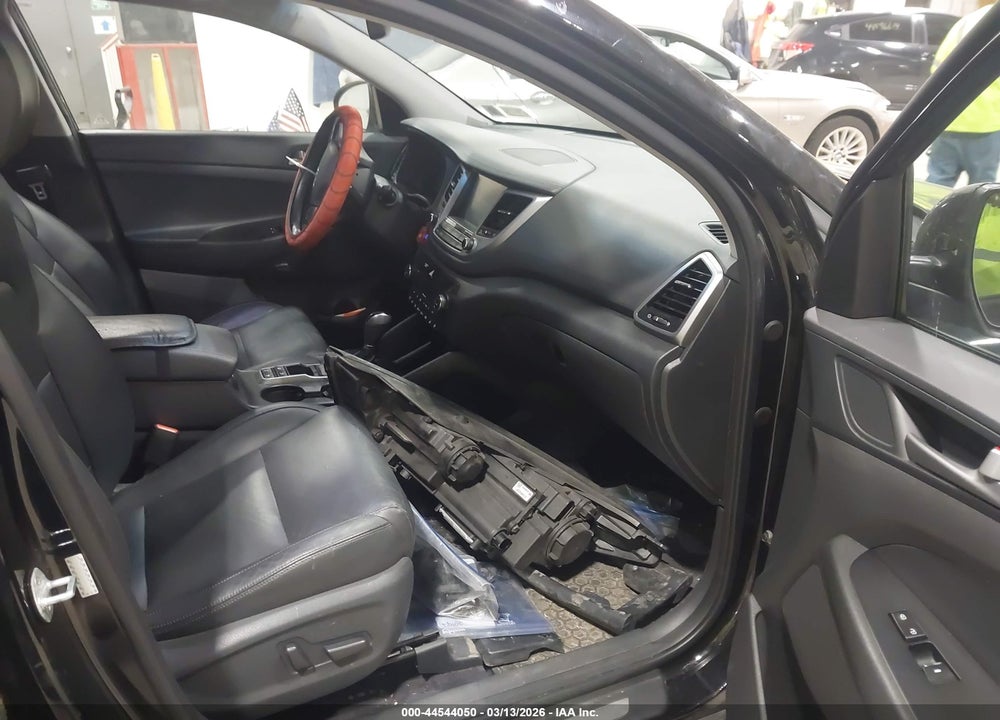 2018 HYUNDAI TUCSON LIMITED VIN: KM8J3CA2XJU736284