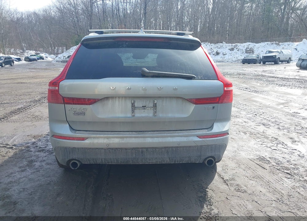 2018 VOLVO XC60 T5 MOMENTUM VIN: YV4102RK3J1076650