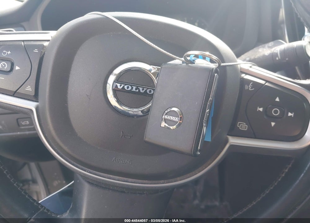 2018 VOLVO XC60 T5 MOMENTUM VIN: YV4102RK3J1076650