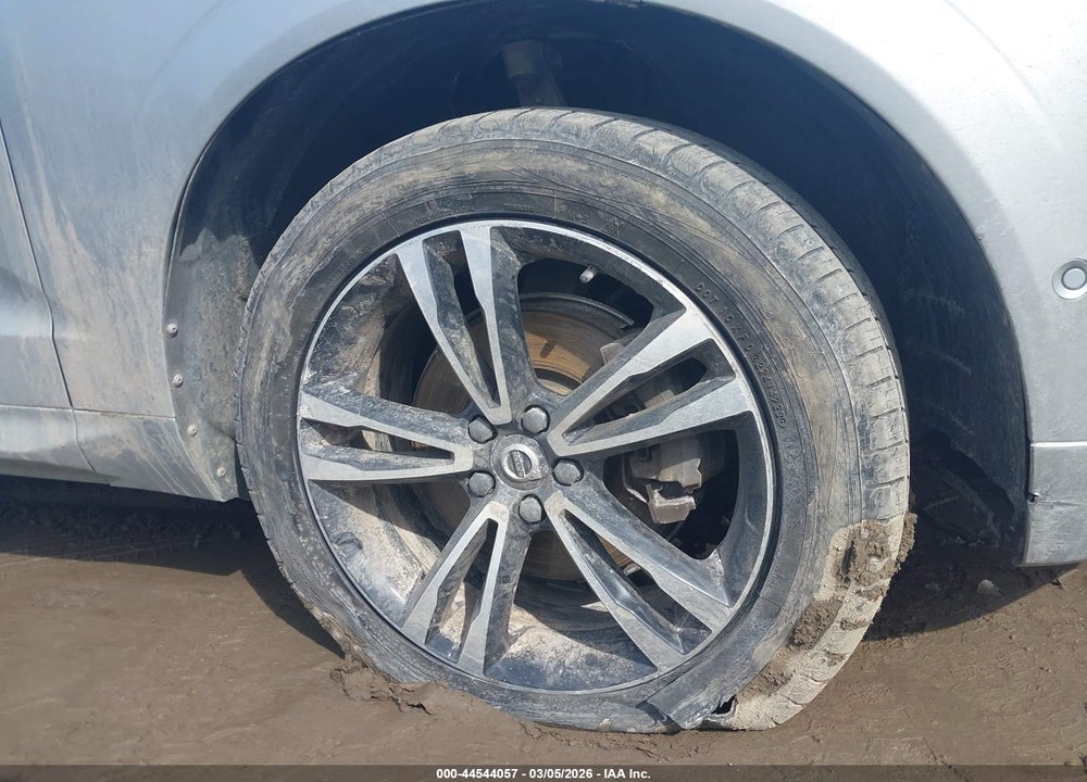 2018 VOLVO XC60 T5 MOMENTUM VIN: YV4102RK3J1076650