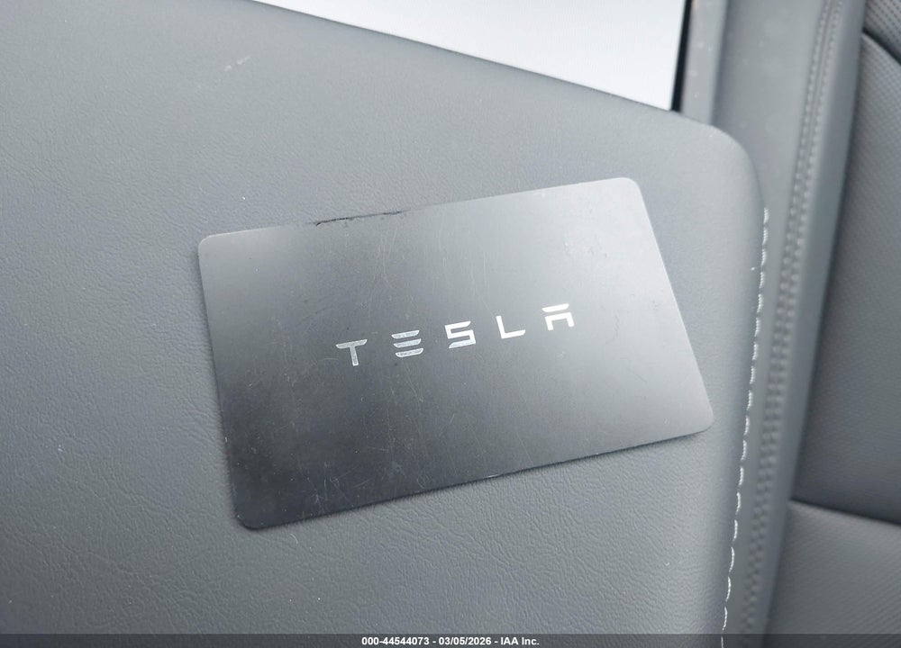 2025 TESLA MODEL 3 LONG RANGE REAR-WHEEL DRIVE/STANDARD REAR-WHEEL DRIVE VIN: 5YJ3E1EA3SF986733