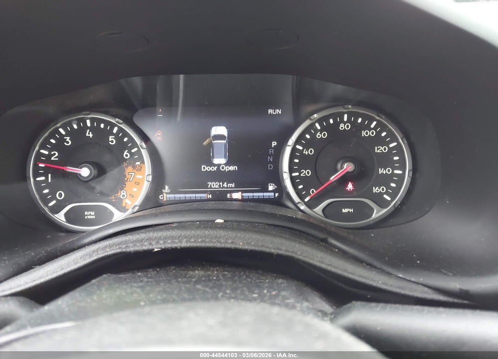 2017 JEEP RENEGADE LATITUDE 4X4 VIN: ZACCJBBB8HPE70044