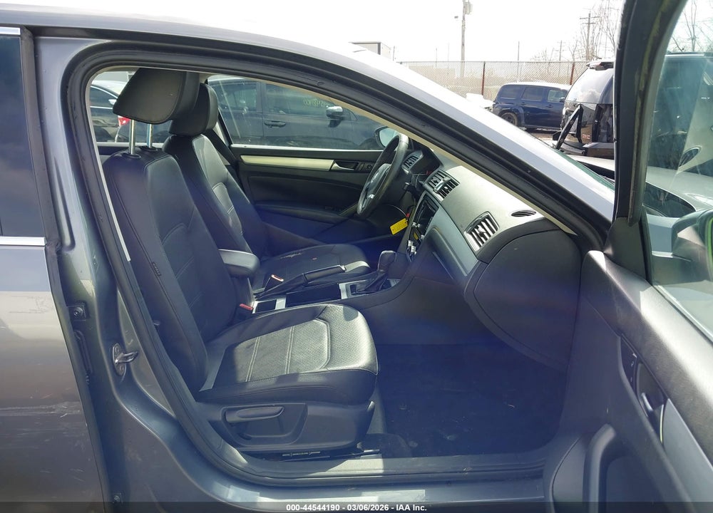 2012 VOLKSWAGEN PASSAT 2.5L SE VIN: 1VWBP7A35CC094477