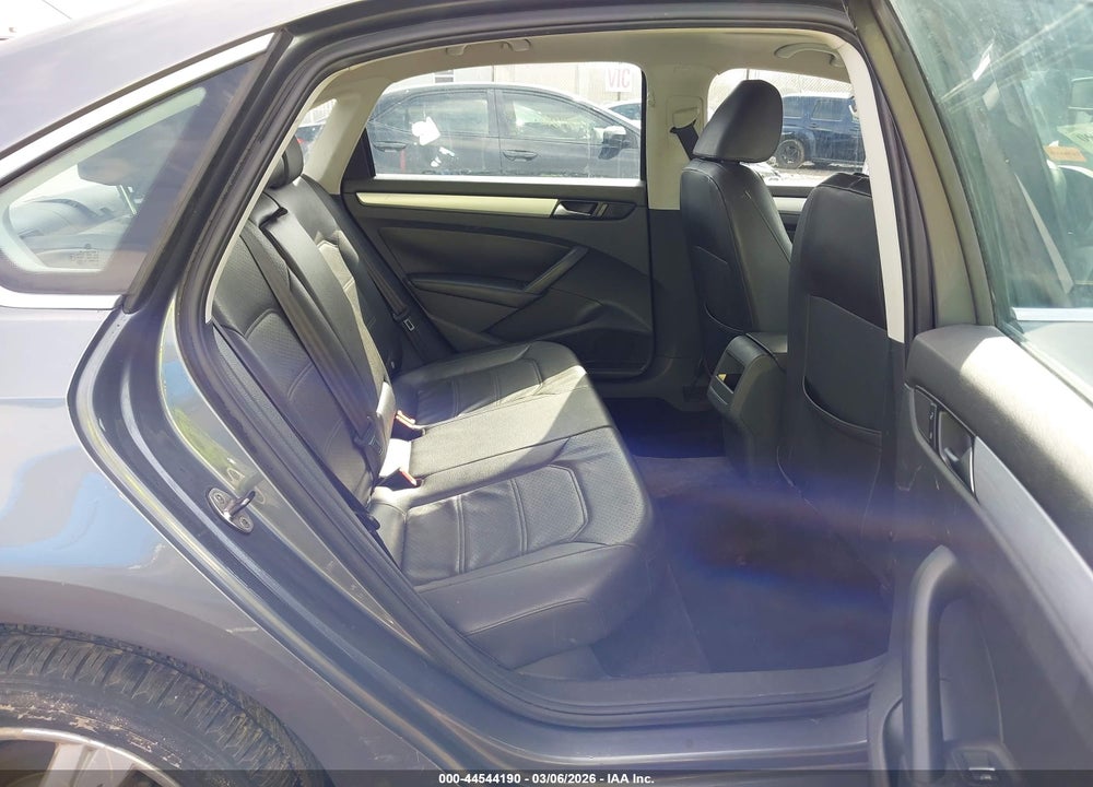 2012 VOLKSWAGEN PASSAT 2.5L SE VIN: 1VWBP7A35CC094477