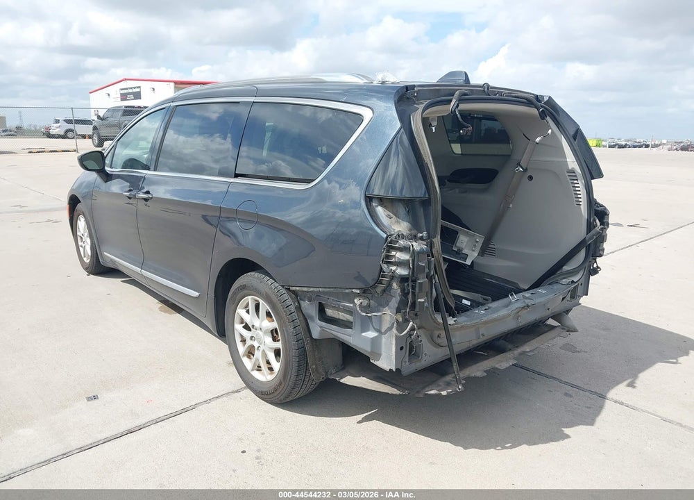2020 CHRYSLER PACIFICA TOURING L VIN: 2C4RC1BG8LR268710