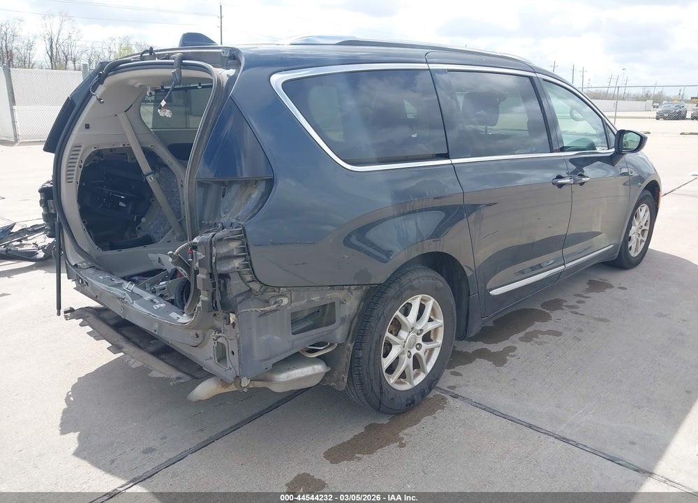 2020 CHRYSLER PACIFICA TOURING L VIN: 2C4RC1BG8LR268710