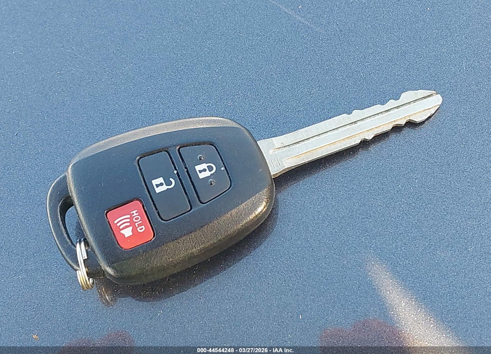 2013 TOYOTA RAV4 XLE VIN: JTMRFREV2D5011895