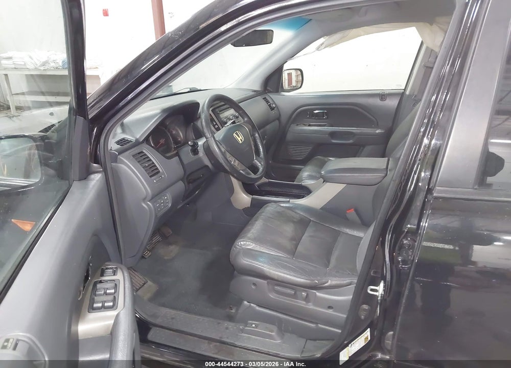 2007 HONDA PILOT EX-L VIN: 2HKYF18567H532485