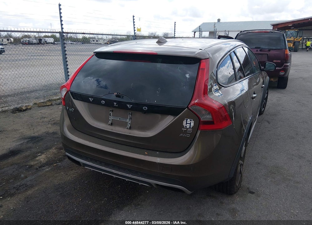 2015 VOLVO V60 CROSS COUNTRY T5 VIN: YV4612HK2F1001885