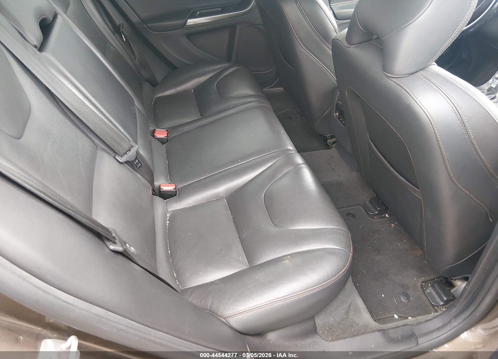 2015 VOLVO V60 CROSS COUNTRY T5 VIN: YV4612HK2F1001885