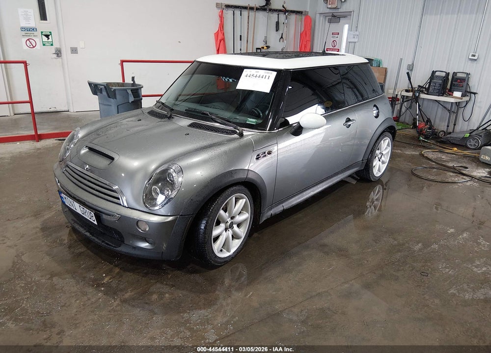 2003 MINI COOPER S VIN: WMWRE33413TD65847