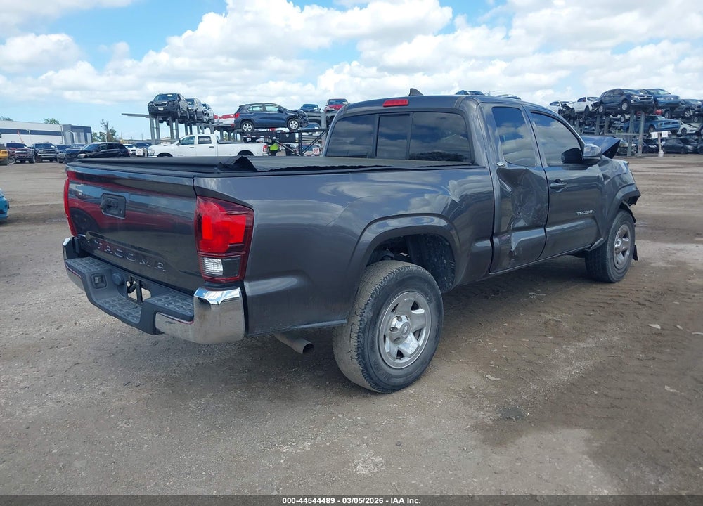 2018 TOYOTA TACOMA SR5 VIN: 5TFRX5GN0JX131729
