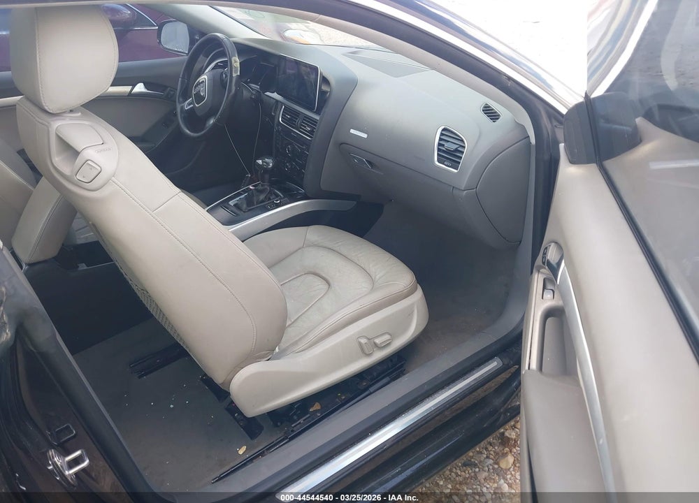 2011 AUDI A5 2.0T PREMIUM VIN: WAUCFAFR1BA073878