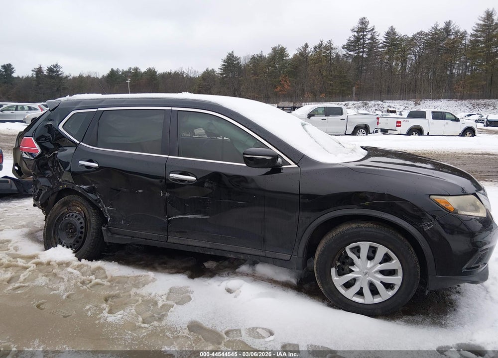 2015 NISSAN ROGUE S VIN: 5N1AT2MV4FC903056