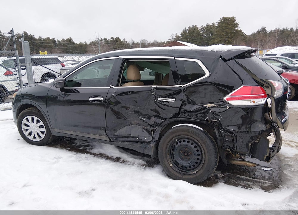 2015 NISSAN ROGUE S VIN: 5N1AT2MV4FC903056