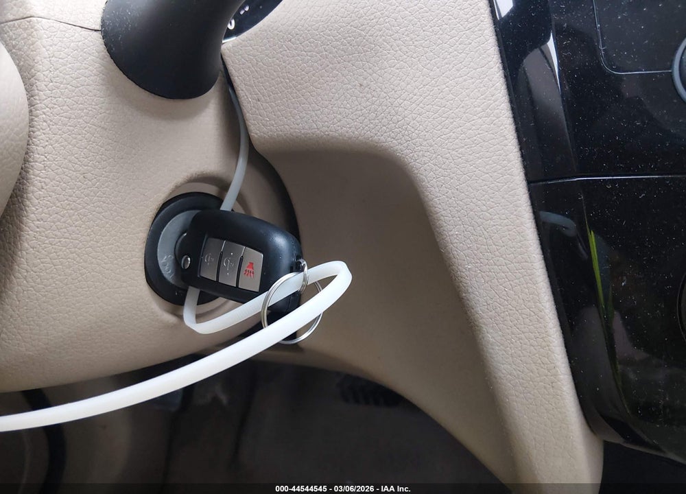 2015 NISSAN ROGUE S VIN: 5N1AT2MV4FC903056