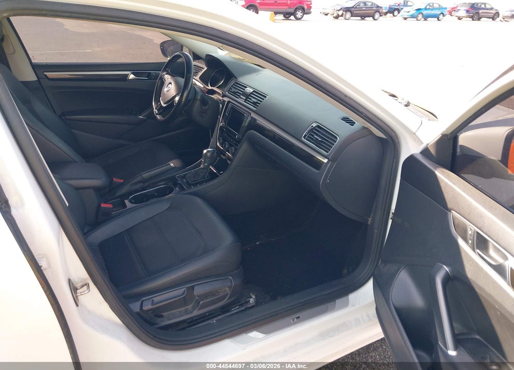 2019 VOLKSWAGEN PASSAT 2.0T SE R-LINE VIN: 1VWMA7A34KC008603