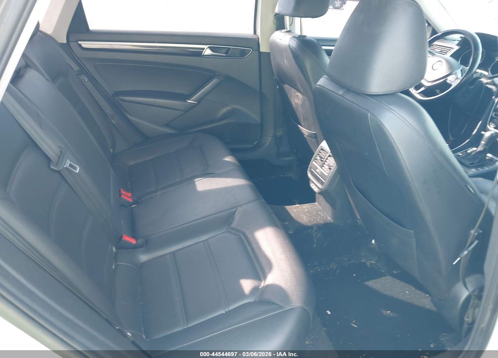 2019 VOLKSWAGEN PASSAT 2.0T SE R-LINE VIN: 1VWMA7A34KC008603