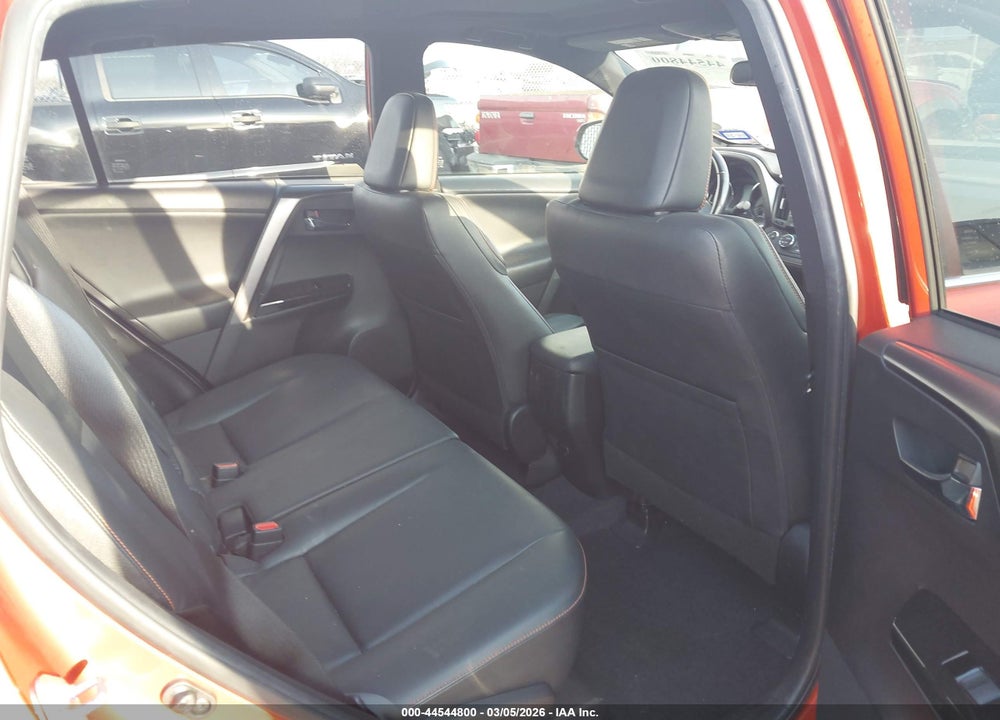 2016 TOYOTA RAV4 SE VIN: JTMJFREV5GJ080153